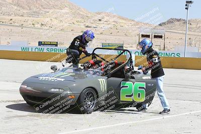 media/May-18-2022-Open Track Racing (Wed) [[f96b7d3cf4]]/Around the Pits/